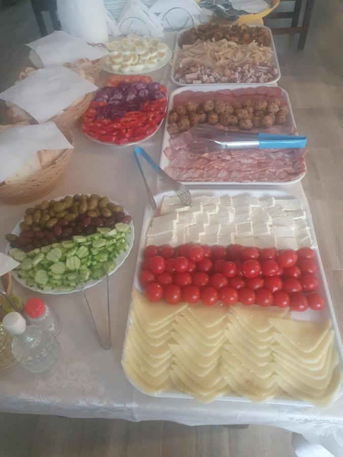 Pensiunea Ronicson Milostea Εξωτερικό φωτογραφία